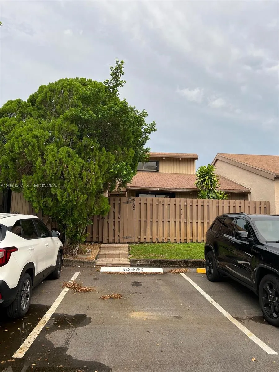 View details of listing 8102 SW 20th Court, Davie, FL 33324 Davie with MLS# 