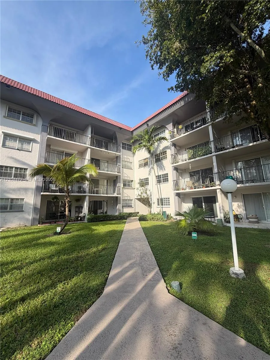 Listing  8107 SW 72nd Avenue 201E, Miami, FL 33143, Miami, FL 33143