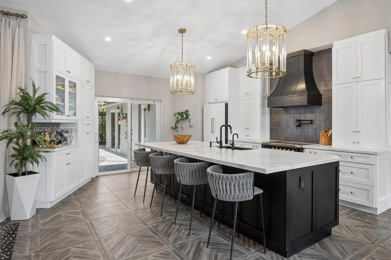 Listing  811 Amherst Avenue, Davie, FL 33325, Davie, FL 33325
