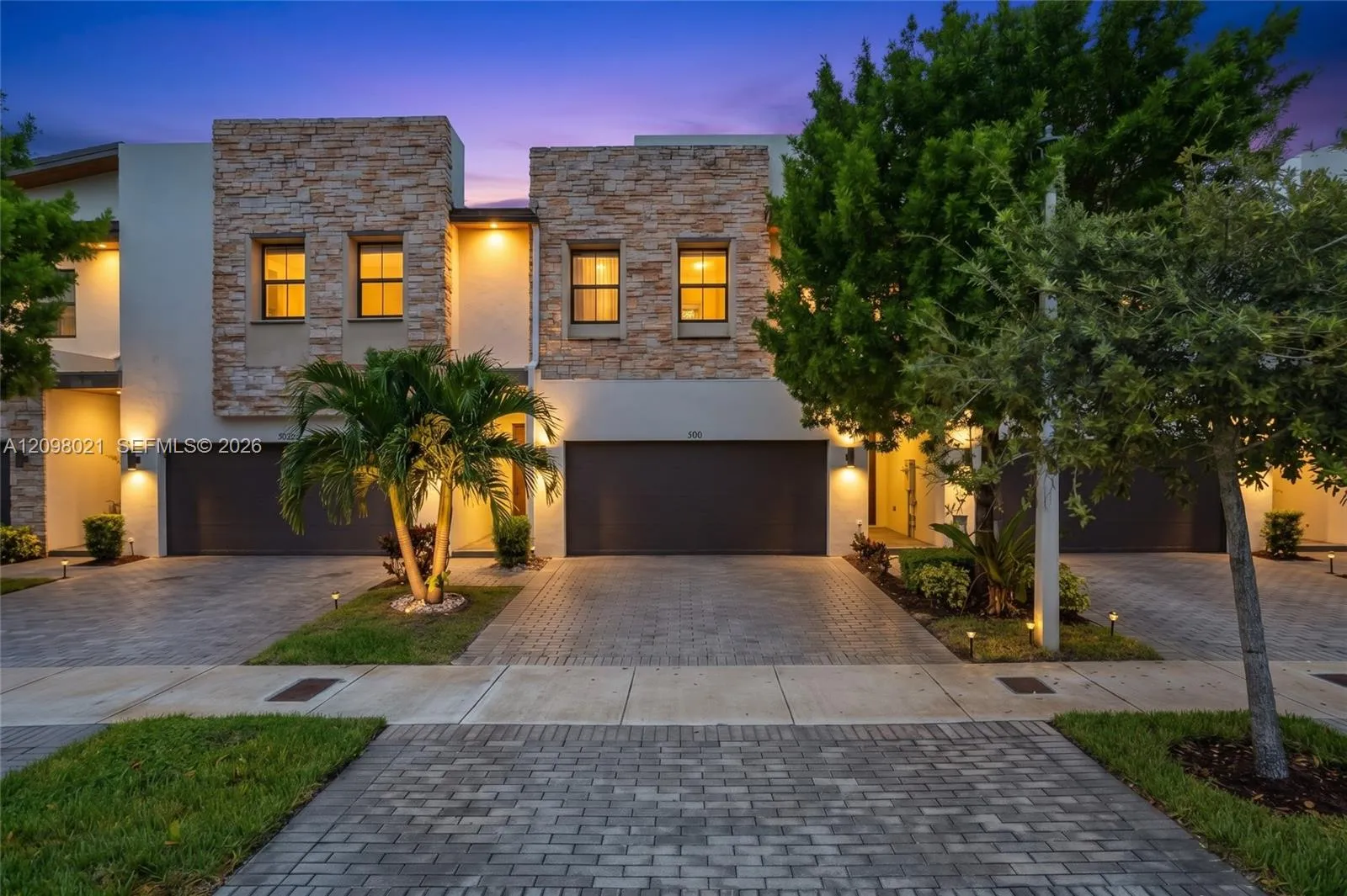 View details of listing 8110 NW 104th Court, Doral, FL 33178 Doral with MLS#