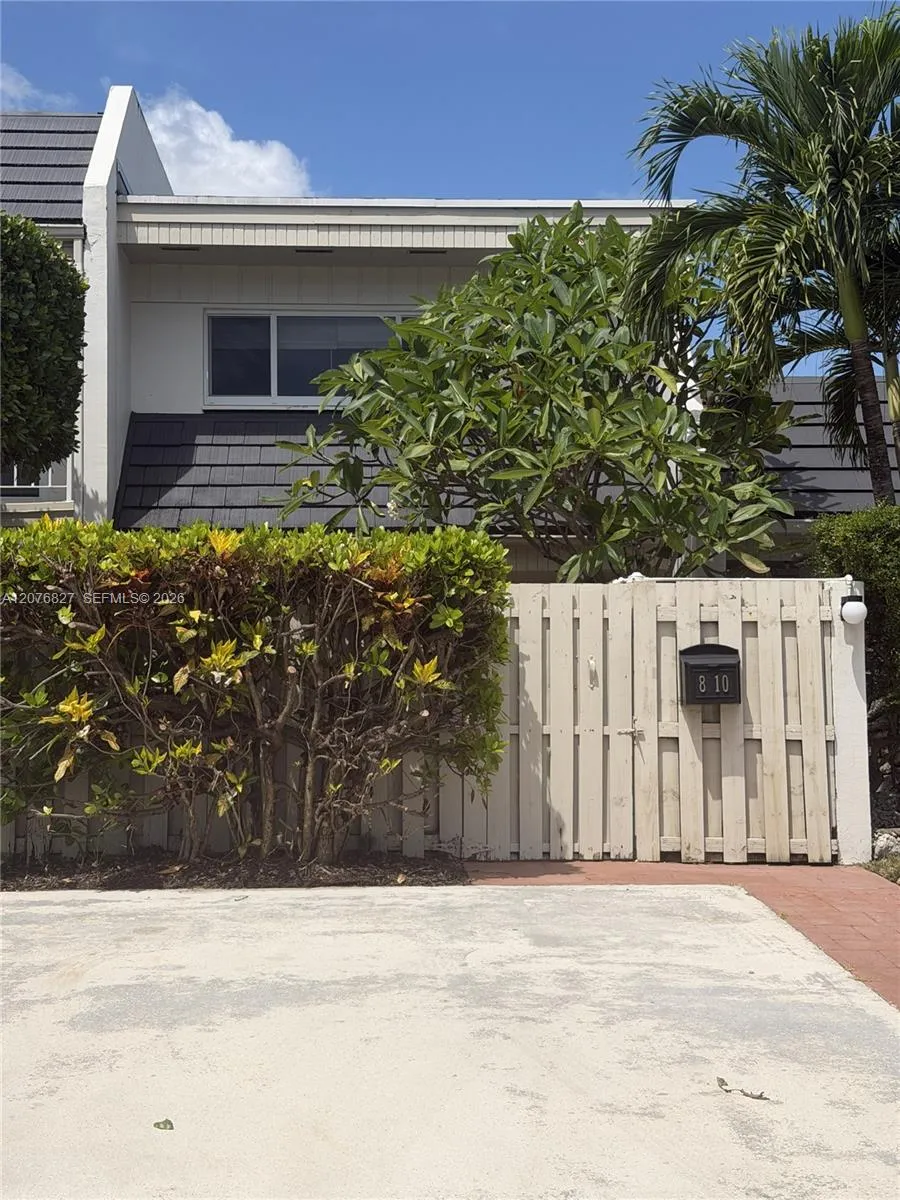 Listing  8110 SW 82nd Court 8110, Miami, FL 33143, Miami, FL 33143