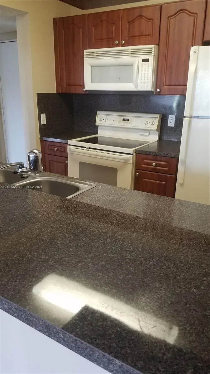 View details of listing 8120 Geneva Court 553, Doral, FL 33166 Doral with MLS#