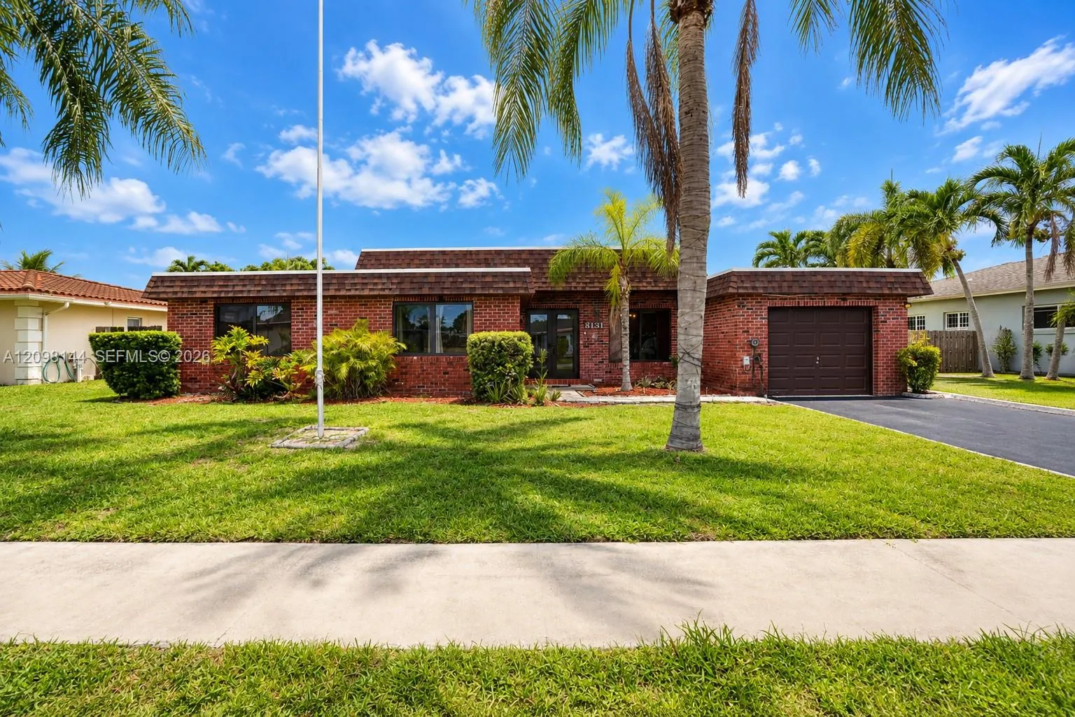 View details of listing 8131 NW 68th Avenue, Tamarac, FL 33321 Tamarac with MLS#