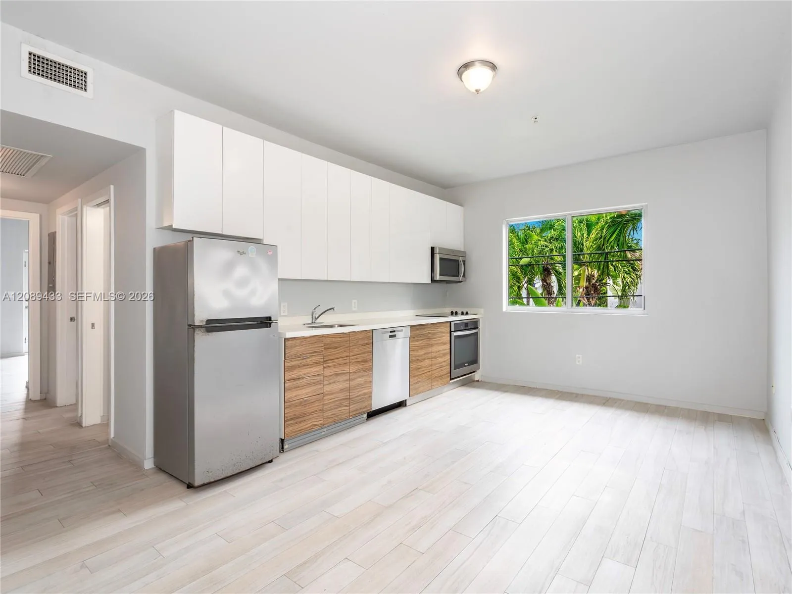 Listing  820 15th Street 205, Miami Beach, FL 33139, Miami Beach, FL 33139