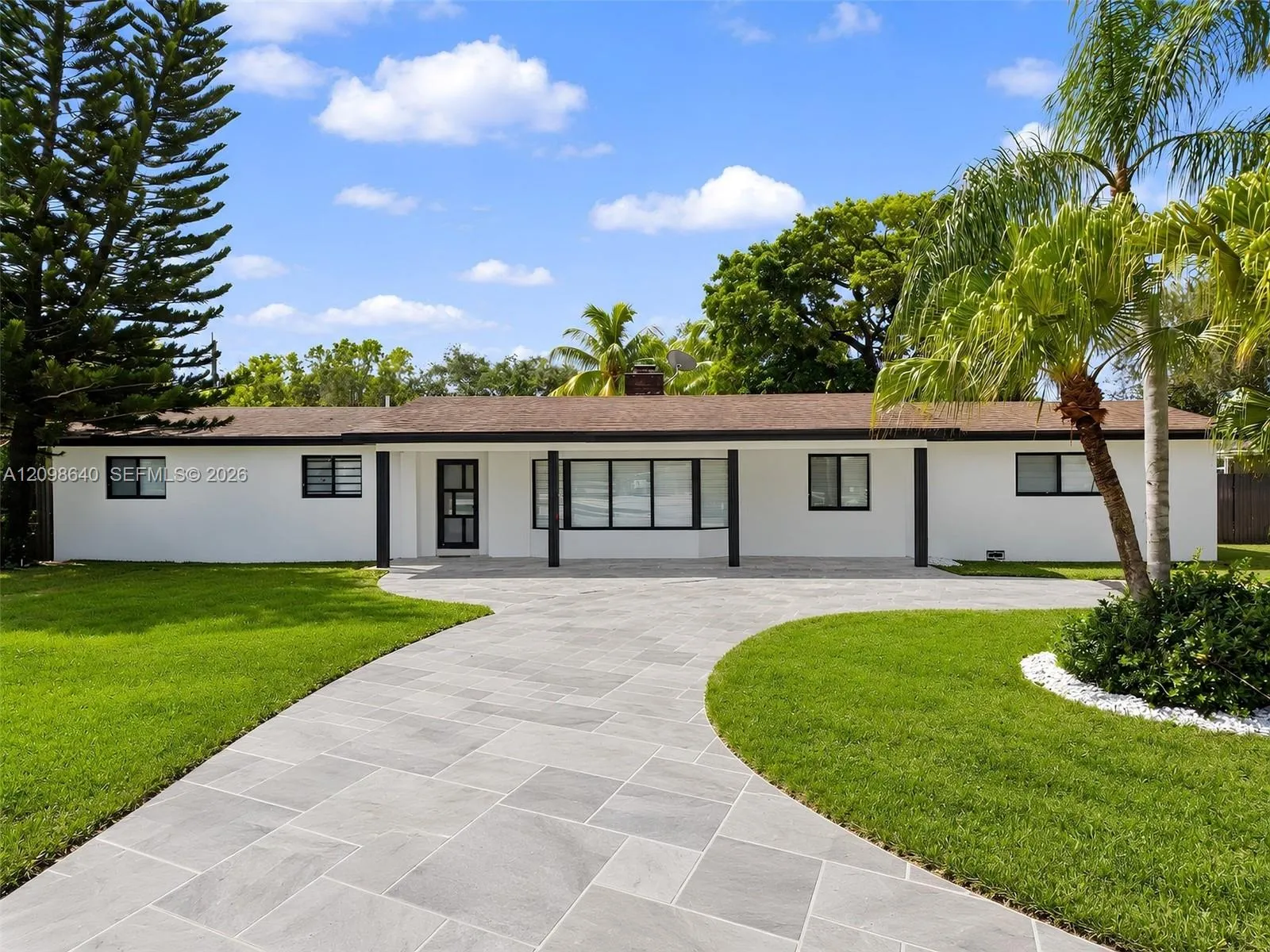 Listing  8200 SW 164th Street, Palmetto Bay, FL 33157, Palmetto Bay, FL 33157