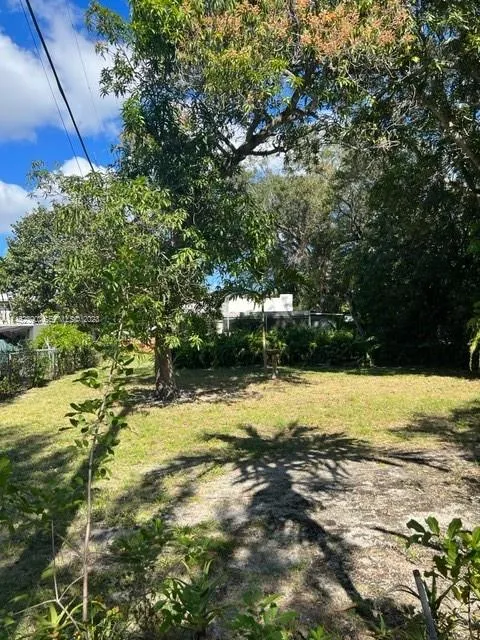View details of listing 821 NE 120th Street, Biscayne Park, FL 33161 Biscayne Park with MLS#