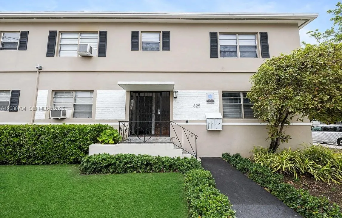 View details of listing 821 SW 5th Street 1, Miami, FL 33130 Miami with MLS#