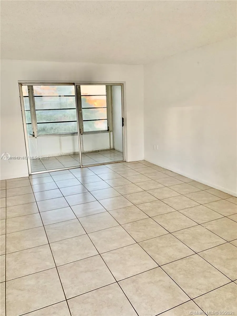 View details of listing 8220 Sunrise Lakes Boulevard 307, Sunrise, FL 33322 Sunrise with MLS#