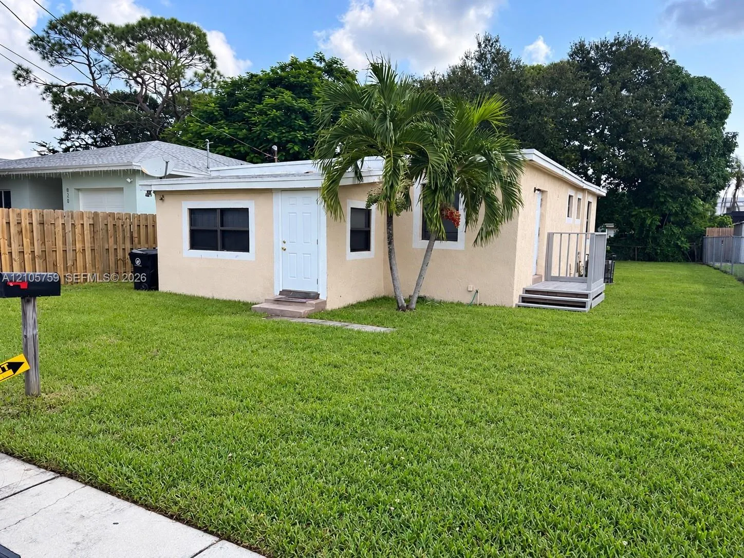 View details of listing 824 NW 15th Avenue 824, Fort Lauderdale, FL 33311 Fort Lauderdale with MLS#