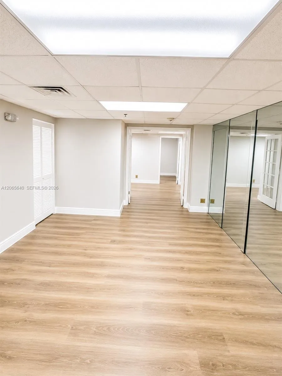 Listing  825 Brickell Bay Drive 1751, Miami, FL 33131, Miami, FL 33131
