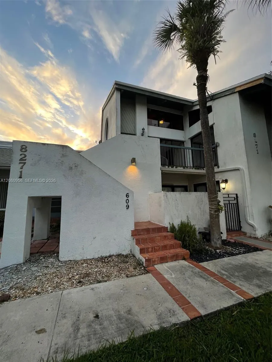 Listing  8271 SW 157th Avenue 609, Miami, FL 33193, Miami, FL 33193