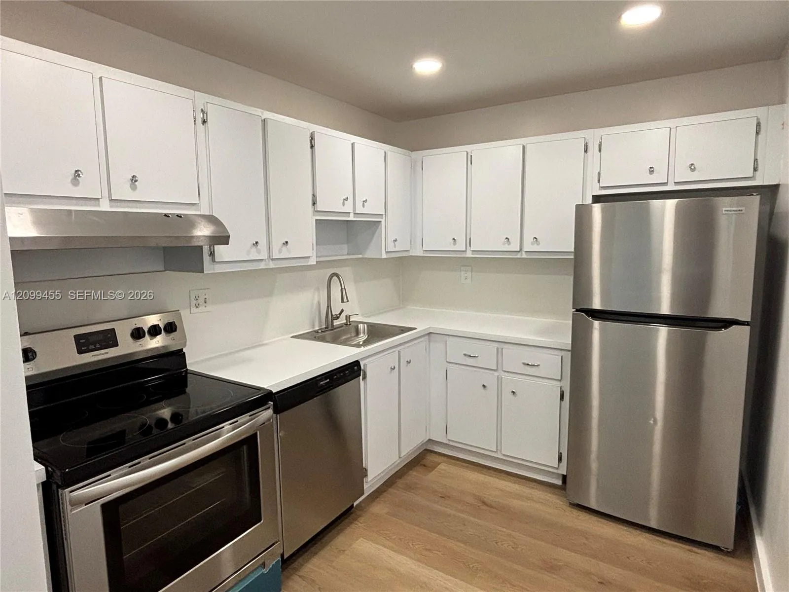View details of listing 8277 SW 128th Street 113, Pinecrest, FL 33156 Pinecrest with MLS# 