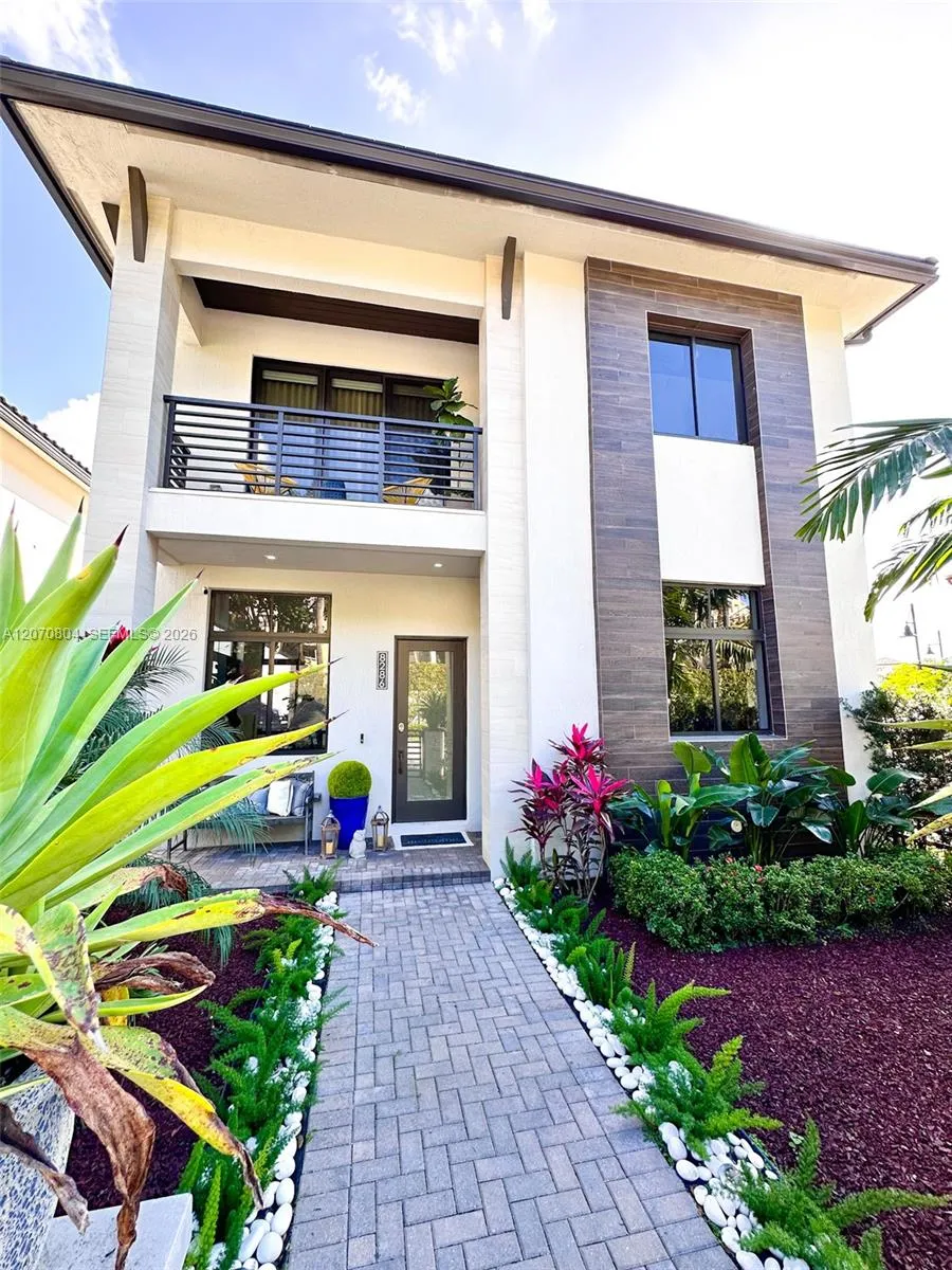 Listing  8286 NW 51st Terrace, Doral, FL 33166, Doral, FL 33166
