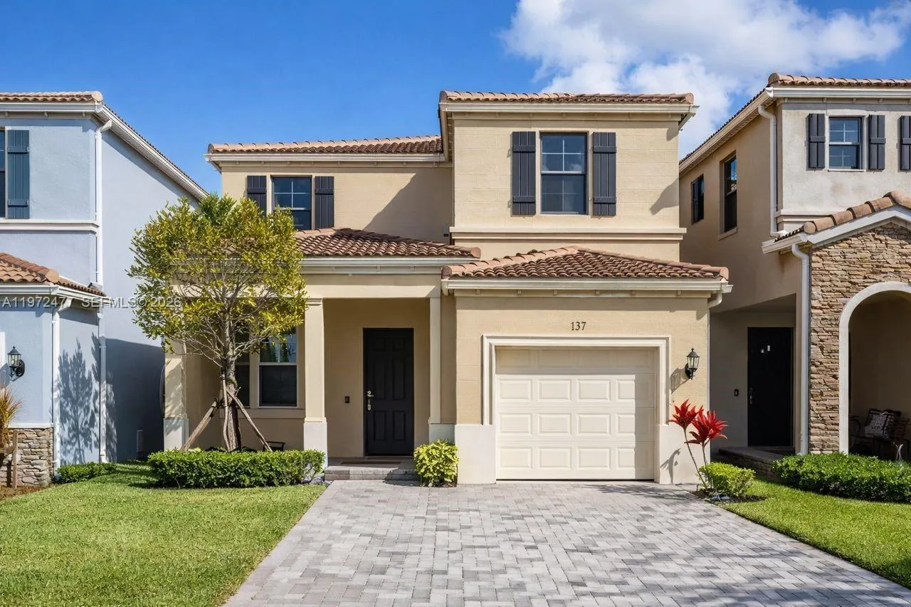 Listing  829 NE 191st Street, Miami, FL 33179, Miami, FL 33179