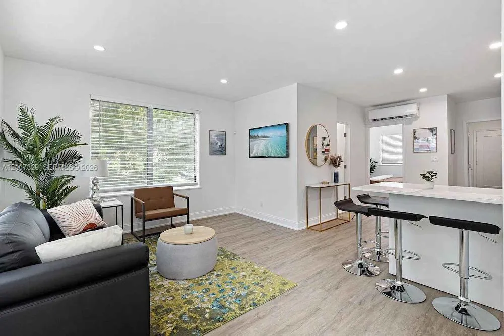 Listing  830 9th Street 14, Miami Beach, FL 33139, Miami Beach, FL 33139
