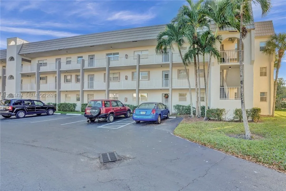 Listing  8325 Sunrise Lakes Boulevard 212, Sunrise, FL 33322, Sunrise, FL 33322