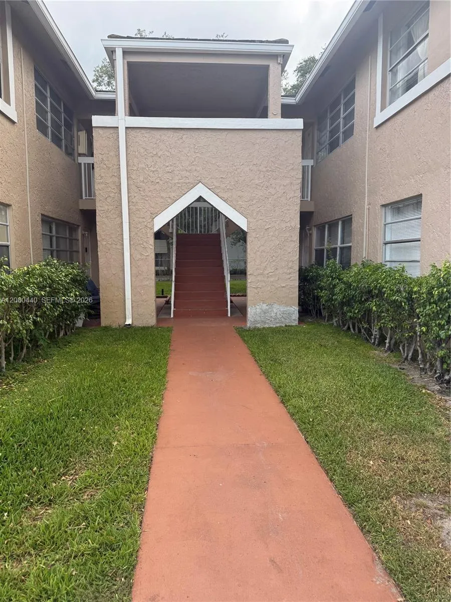 View details of listing 838 Twin Lakes Drive 19-E, Coral Springs, FL 33071 Coral Springs with MLS#