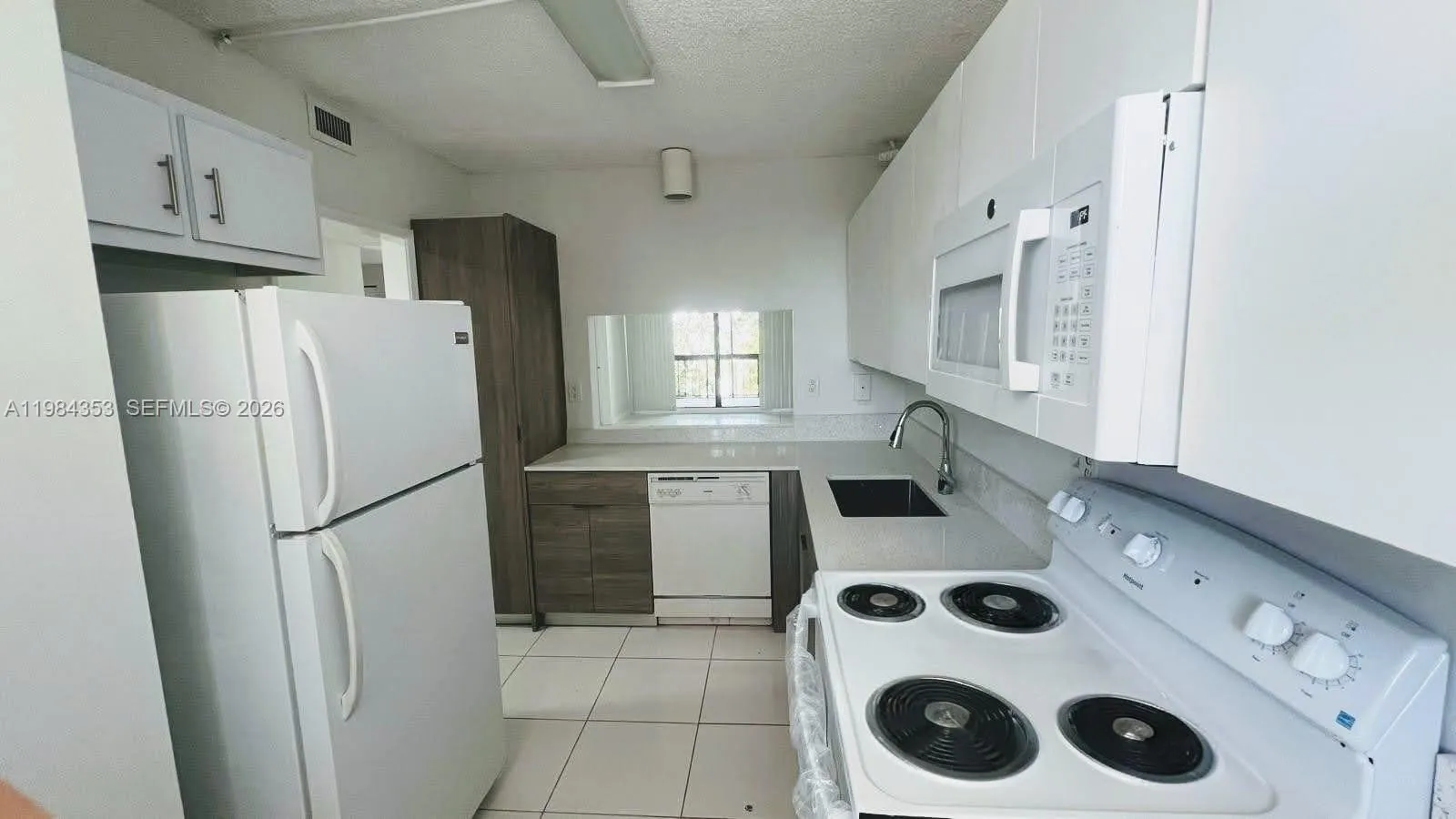 Listing  8429 Forest Hills Drive 305, Coral Springs, FL 33065, Coral Springs, FL 33065