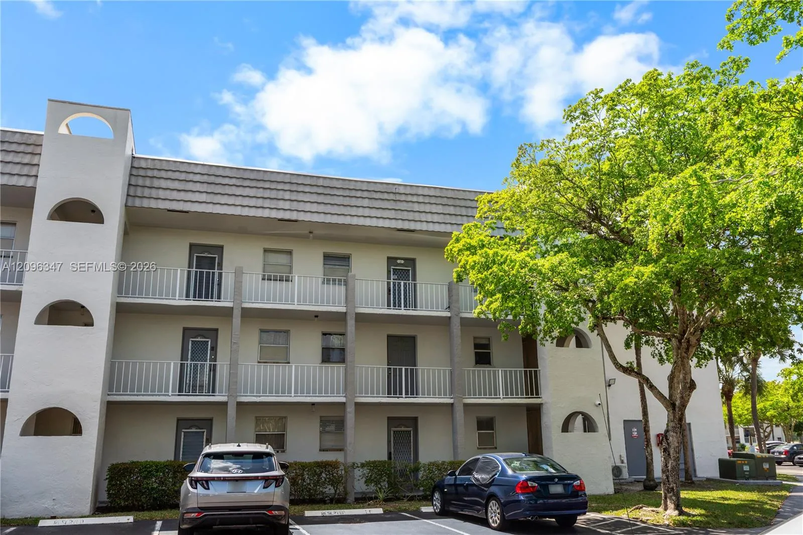View details of listing 8450 Sunrise Lakes Boulevard 306, Sunrise, FL 33322 Sunrise with MLS#