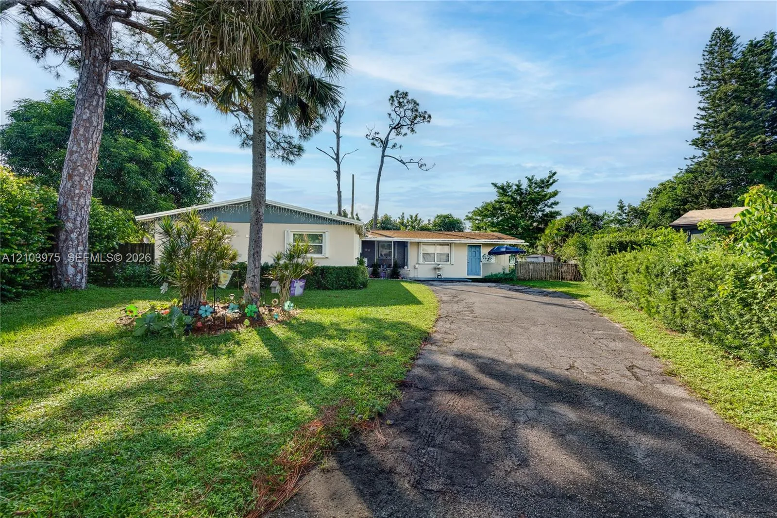 Listing  851 Caroline Circle, West Palm Beach, FL 33413, West Palm Beach, FL 33413