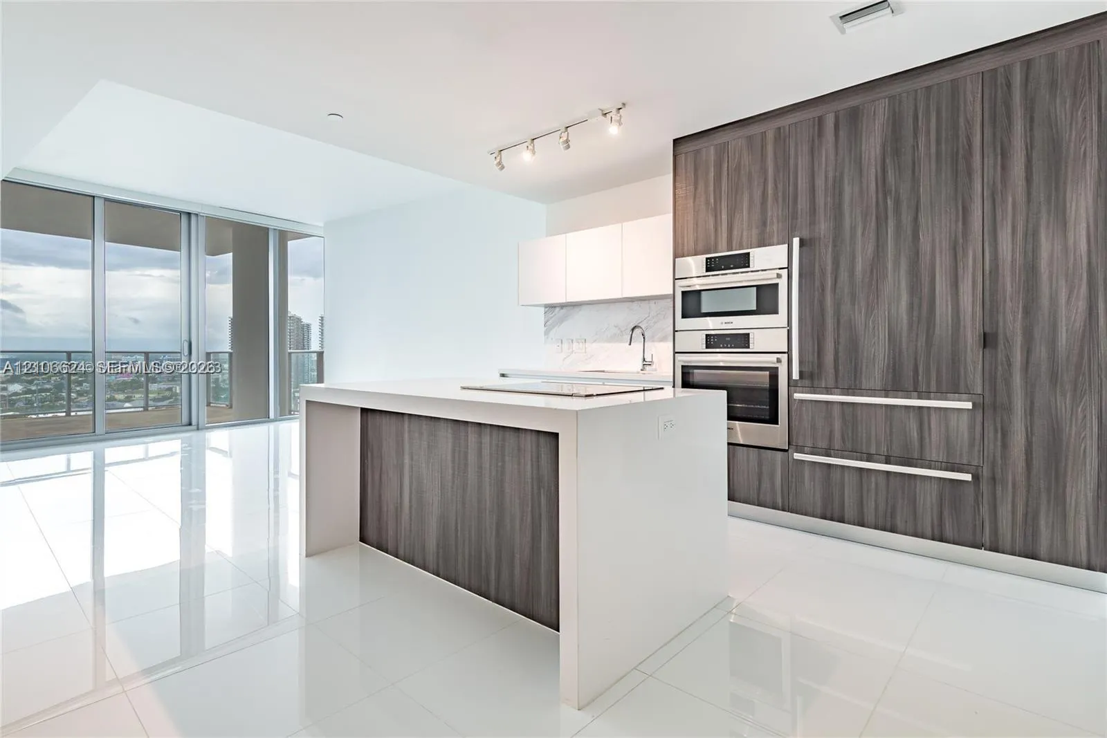 Listing  851 NE 1st Avenue 2100, Miami, FL 33132, Miami, FL 33132