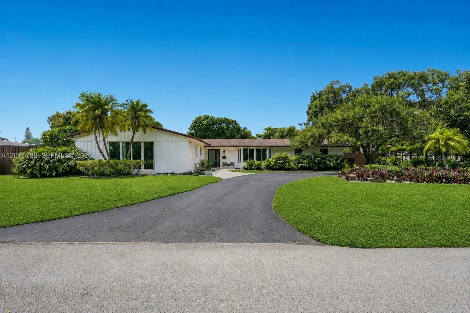 Listing  8520 SW 151st Street, Palmetto Bay, FL 33158, Palmetto Bay, FL 33158