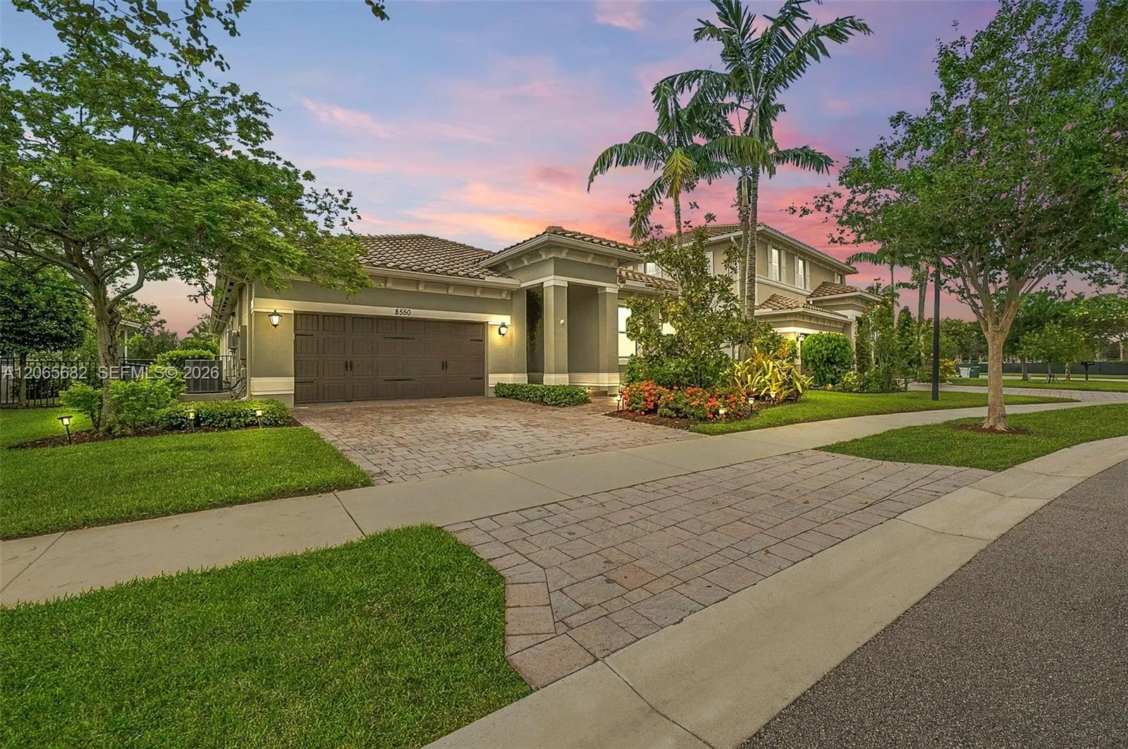 View details of listing 8550 Lakeside Bend, Parkland, FL 33076 Parkland with MLS# 