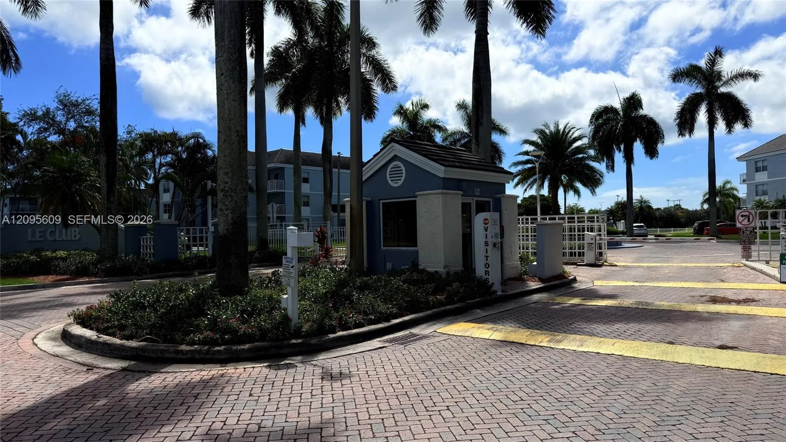 View details of listing 8560 SW 212th Street 203, Cutler Bay, FL 33189 Cutler Bay with MLS#