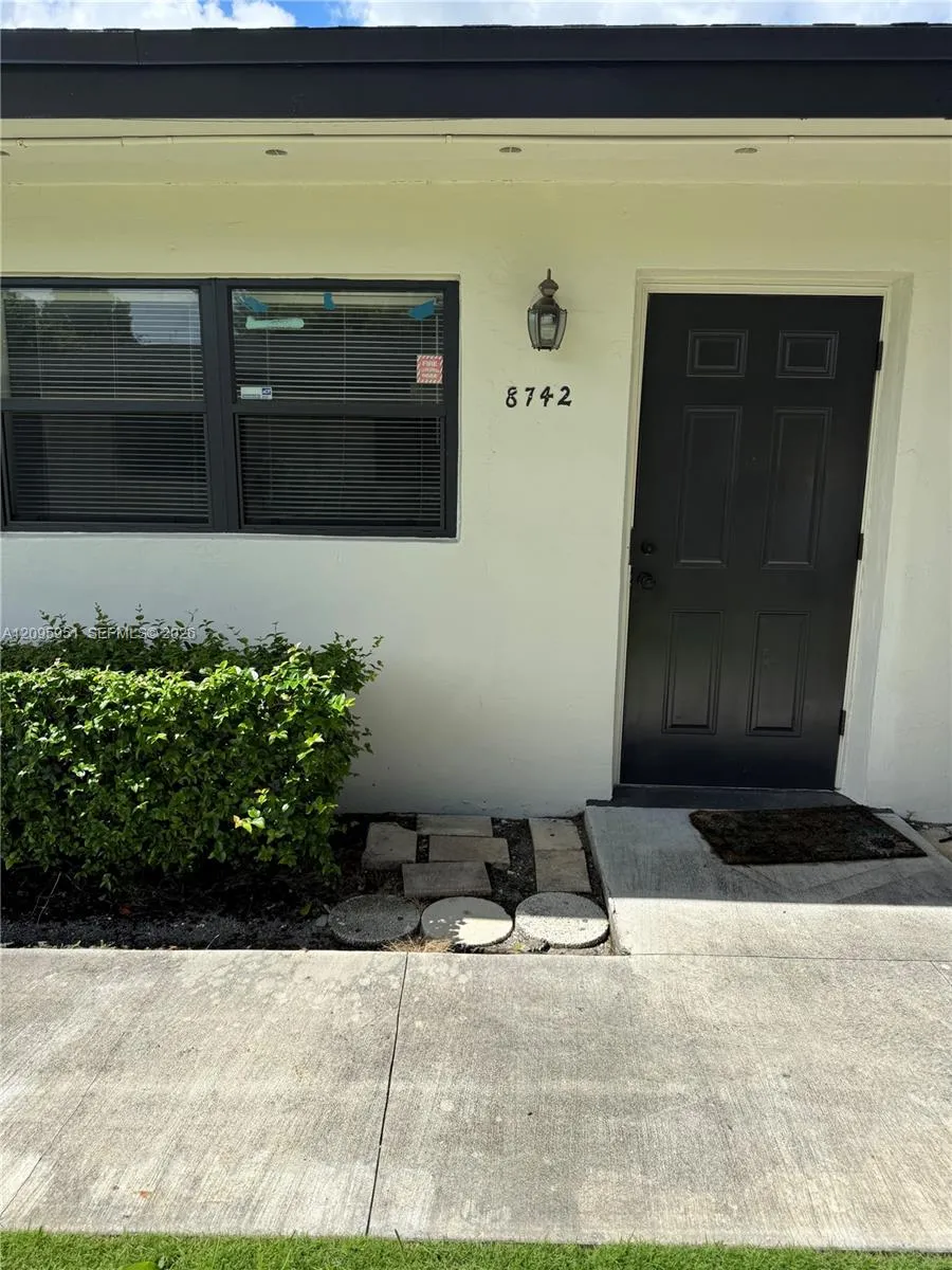 View details of listing 8742 SW 145th Street 8742, Palmetto Bay, FL 33176 Palmetto Bay with MLS# 