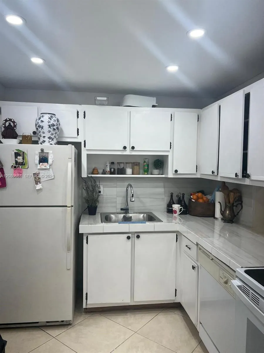 Listing  8764 SW 12th Street 105, Miami, FL 33174, Miami, FL 33174