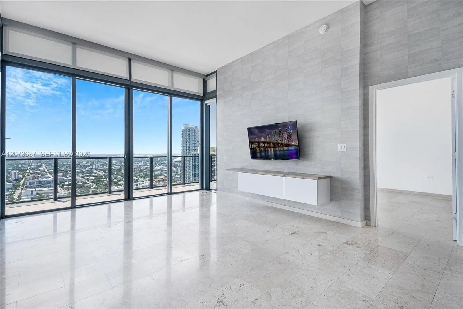 Listing  88 SW 7th Street 4004, Miami, FL 33130, Miami, FL 33130