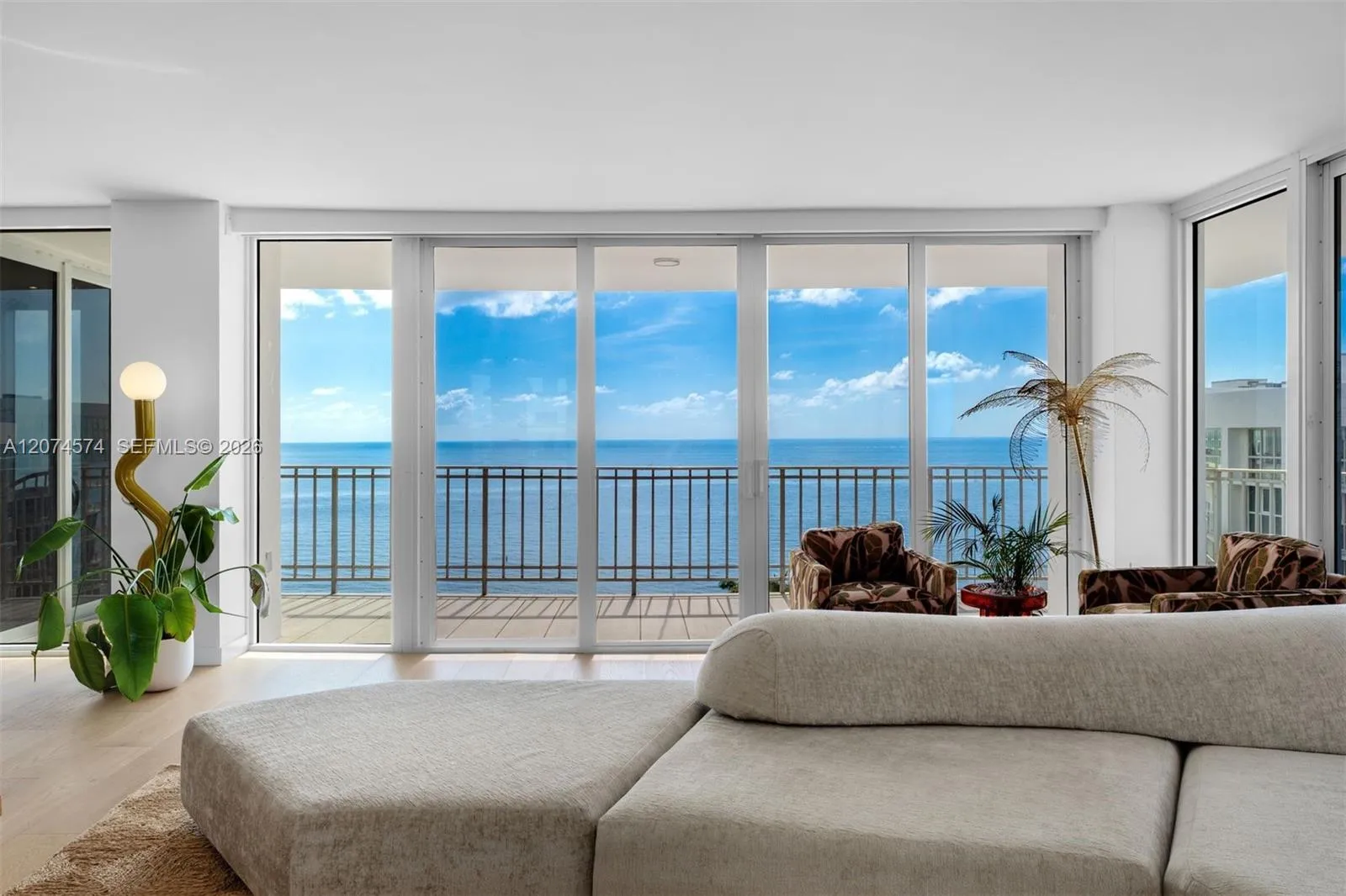 View details of listing 881 Ocean Drive 10A, Key Biscayne, FL 33149 Key Biscayne with MLS#