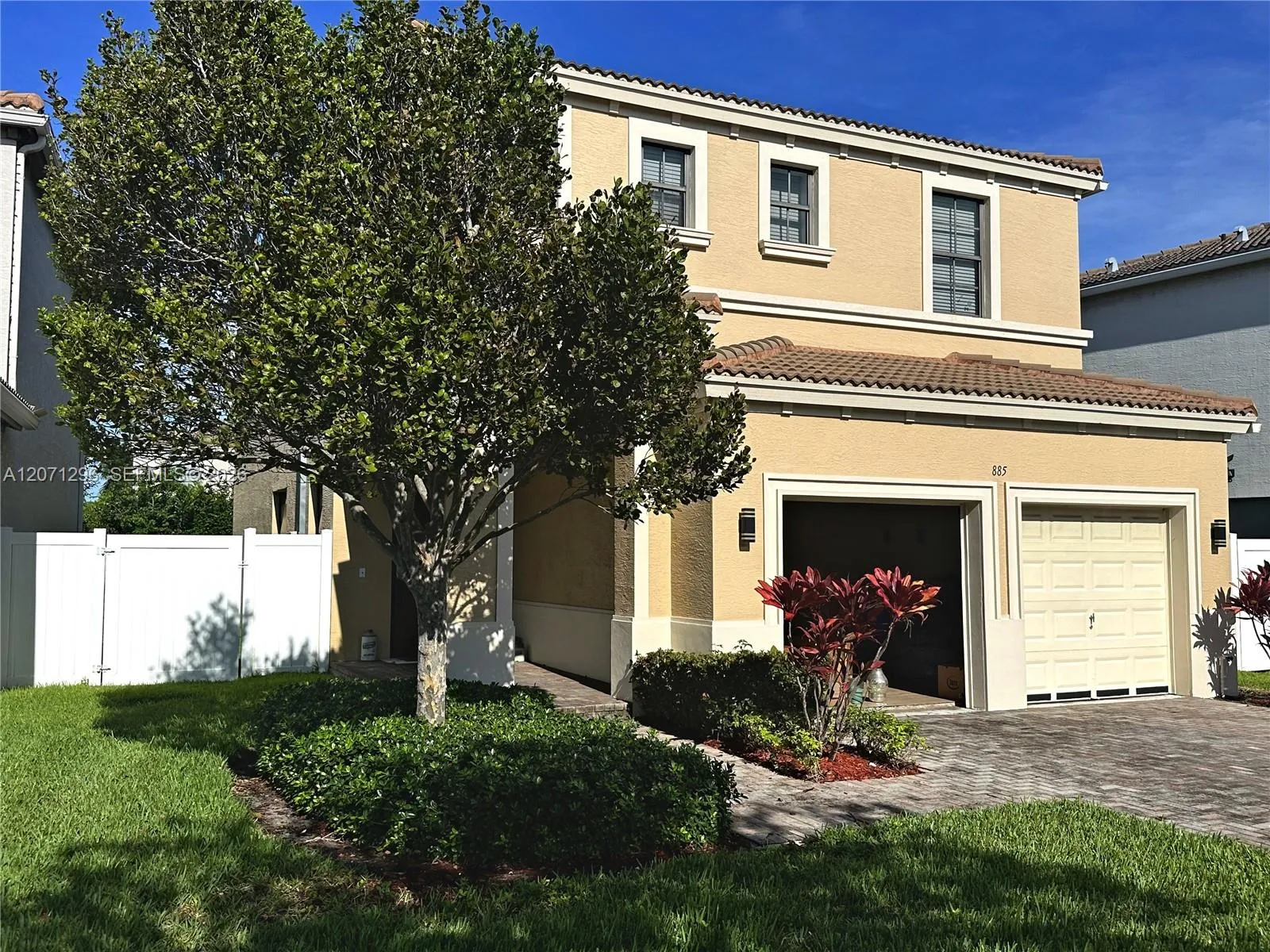 Listing  885 NE 191st Street, Miami, FL 33179, Miami, FL 33179