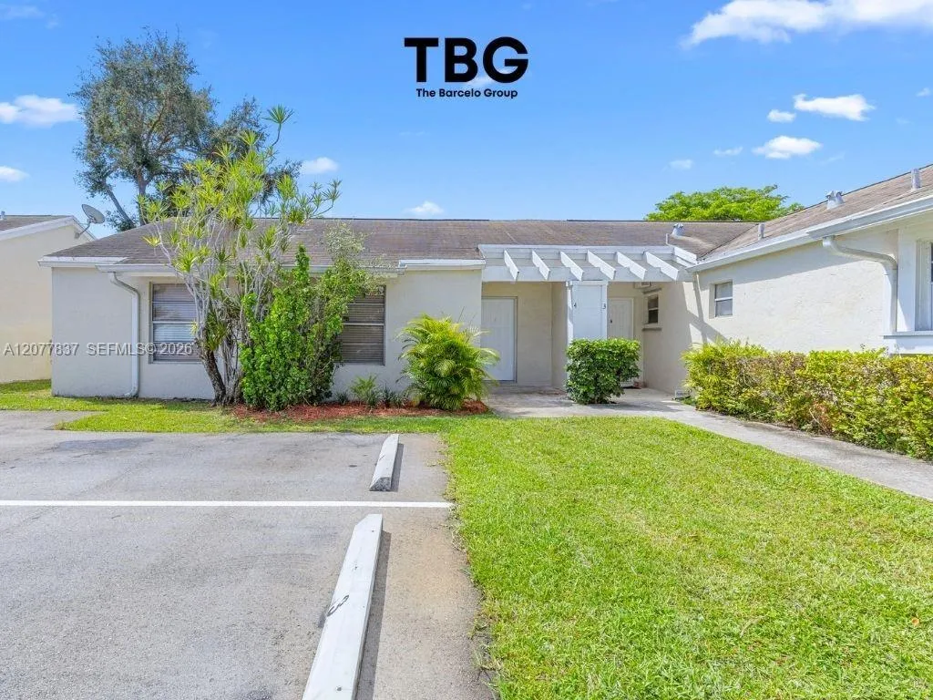 Listing  886 NE 214th Lane 4, Miami, FL 33179, Miami, FL 33179