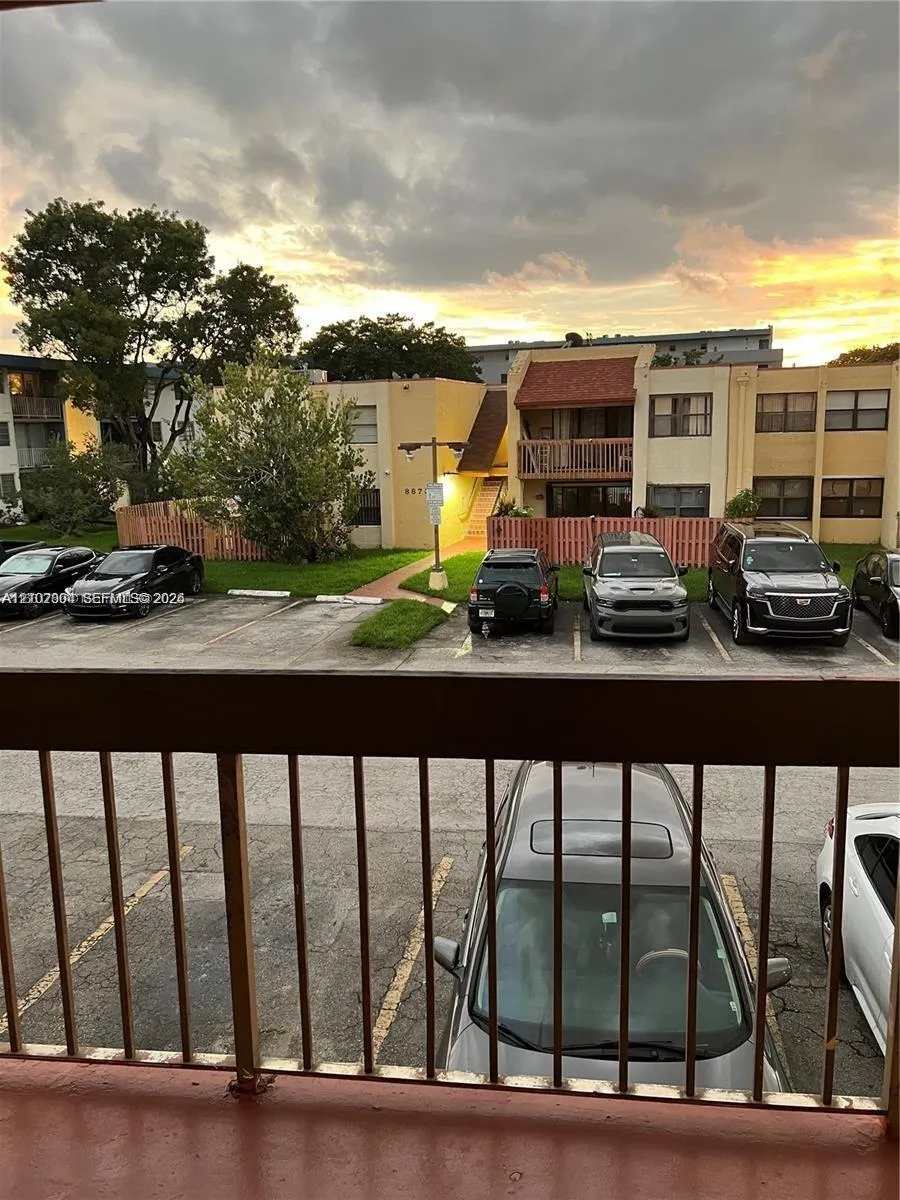 Listing  8875 Fontainebleau Boulevard 203, Miami, FL 33172, Miami, FL 33172