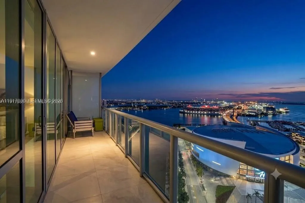 Listing  888 Biscayne Boulevard 2904, Miami, FL 33132, Miami, FL 33132