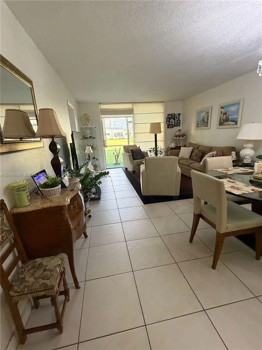 Listing  8880 Sunrise Lakes Boulevard 101, Sunrise, FL 33322, Sunrise, FL 33322