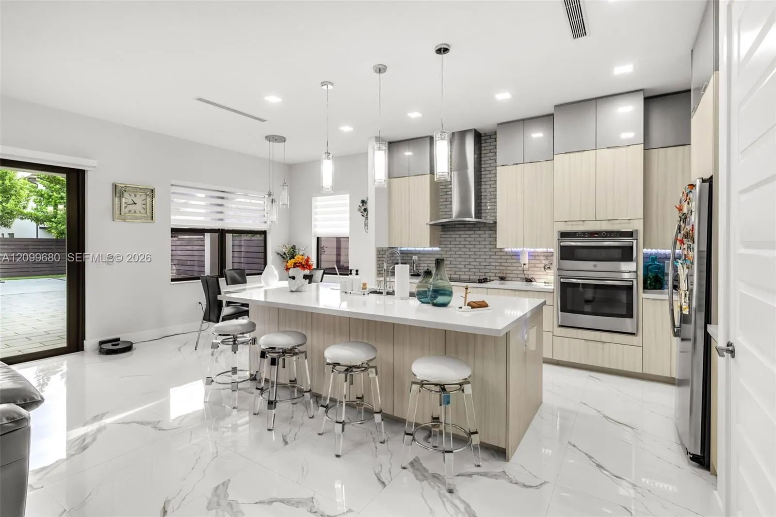 View details of listing 8924 NW 161st Terrace, Miami Lakes, FL 33018 Miami Lakes with MLS#