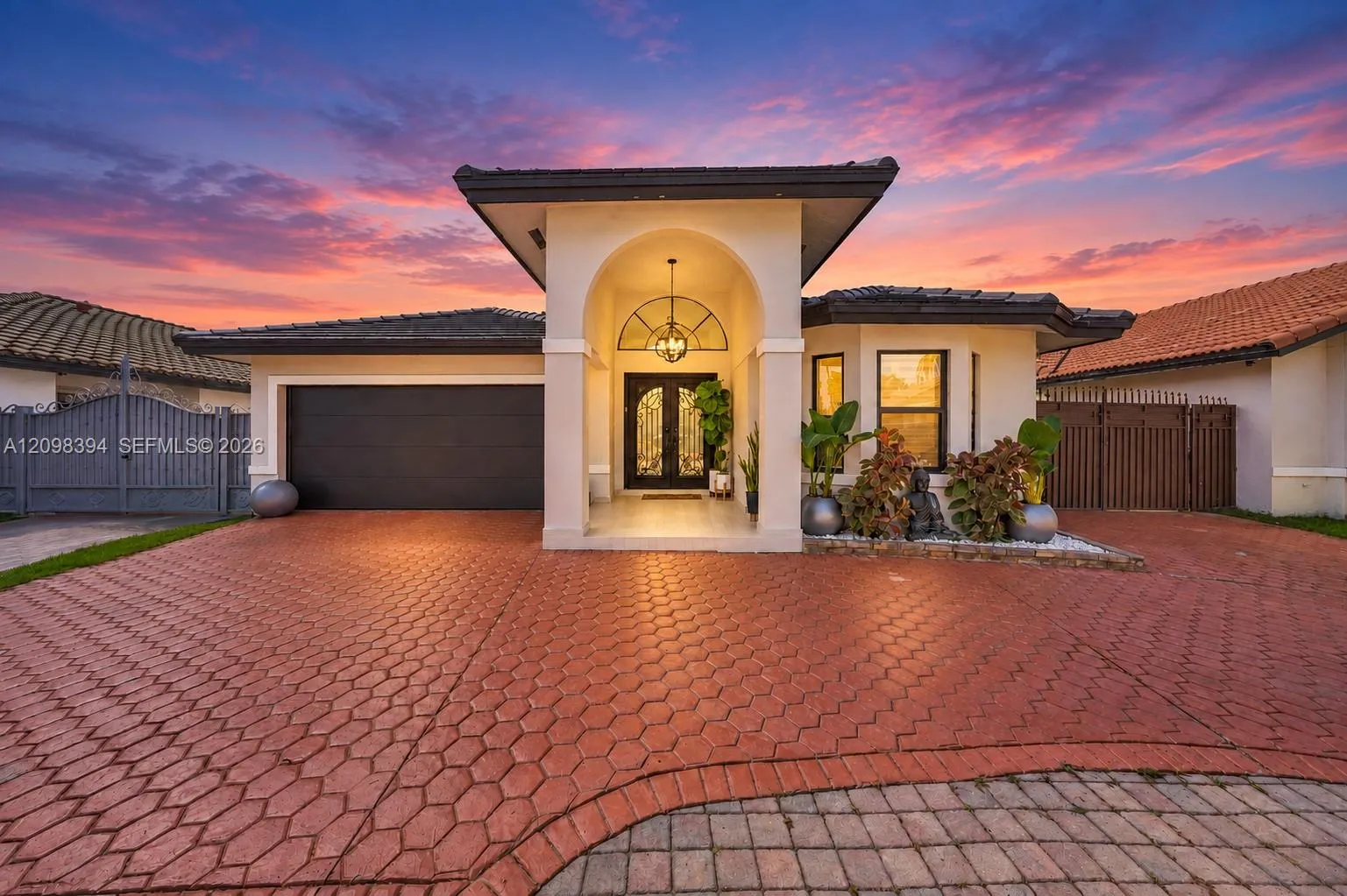 View details of listing 8936 NW 150th Terrace, Miami Lakes, FL 33018 Miami Lakes with MLS#