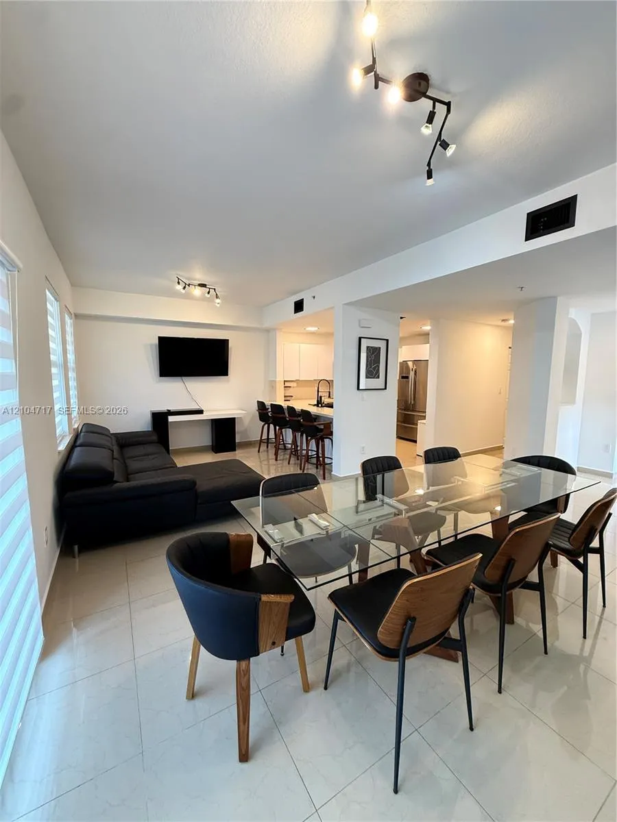 View details of listing 8999 NW 107th Court 111-1, Doral, FL 33178 Doral with MLS#