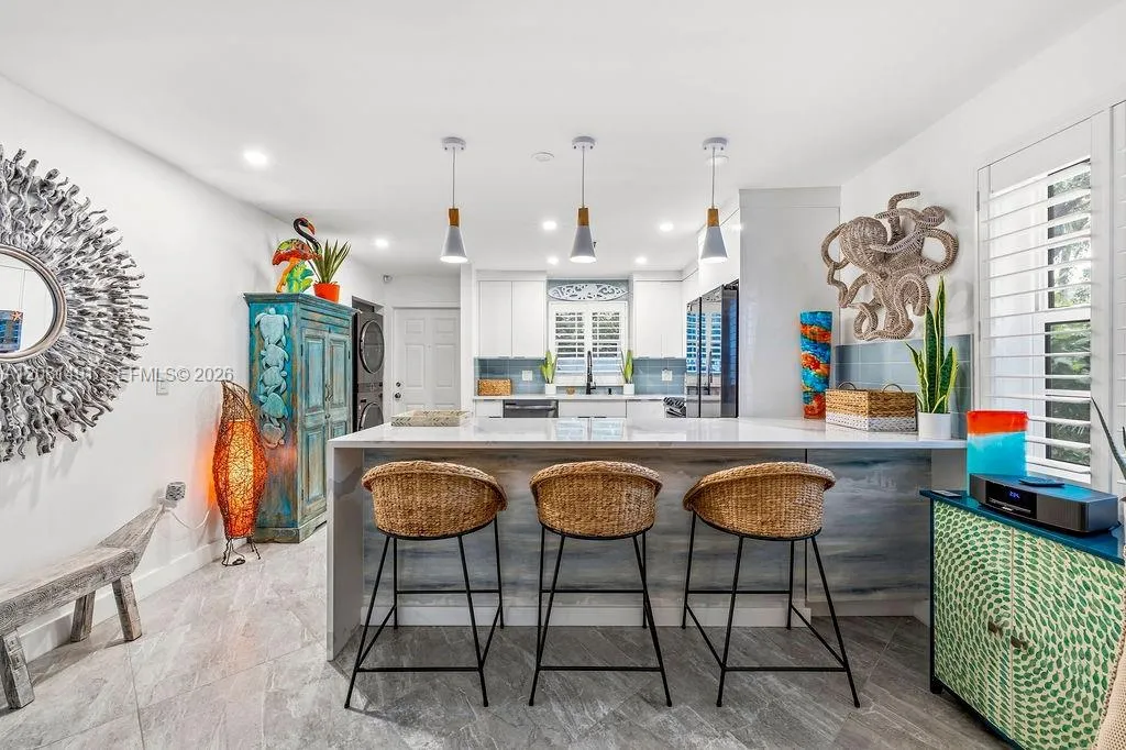 View details of listing 900 Jasmine Lane 105A, Vero Beach, FL 32963 Vero Beach with MLS# 