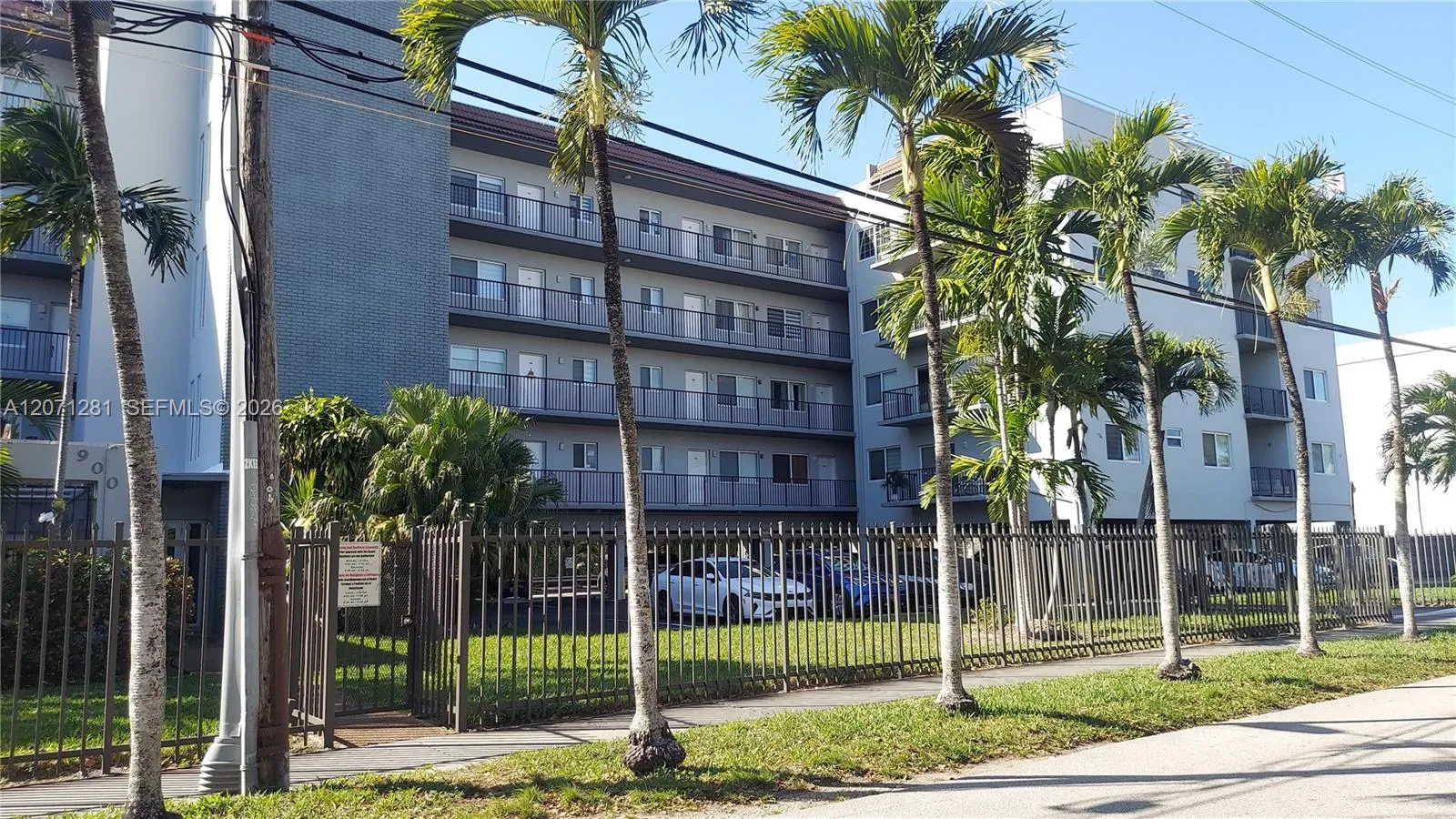 Listing  900 SW 84th Avenue 301E, Miami, FL 33144, Miami, FL 33144