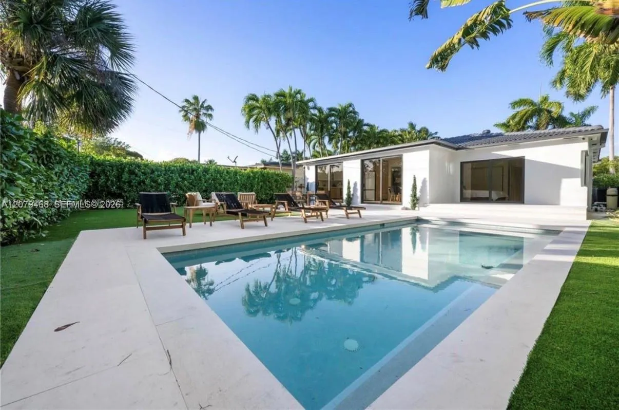 View details of listing 900 W 47th Court, Miami Beach, FL 33140 Miami Beach with MLS#