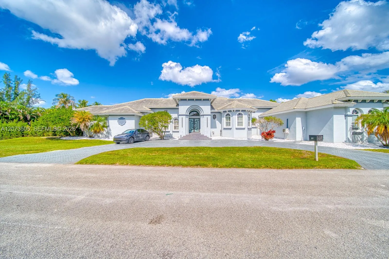 View details of listing 901 NW 122nd Avenue, Plantation, FL 33325 Plantation with MLS# 