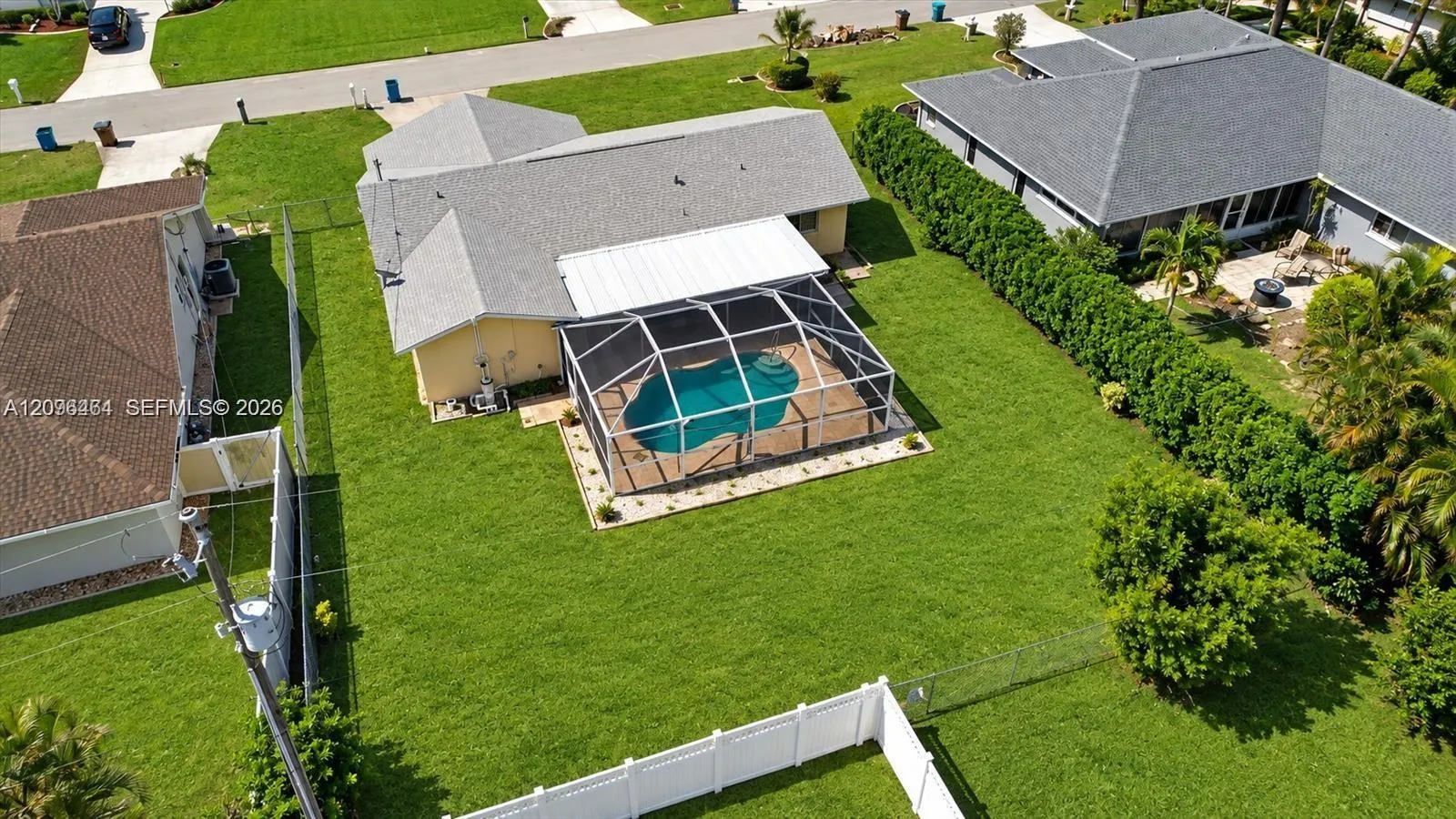 Listing  915 SE 20th Street, Cape Coral, FL 33990, Cape Coral, FL 33990