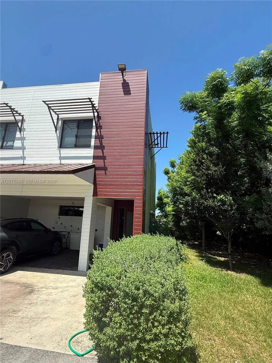 Listing  916 NW 8th Street 6, Florida City, FL 33034, Florida City, FL 33034