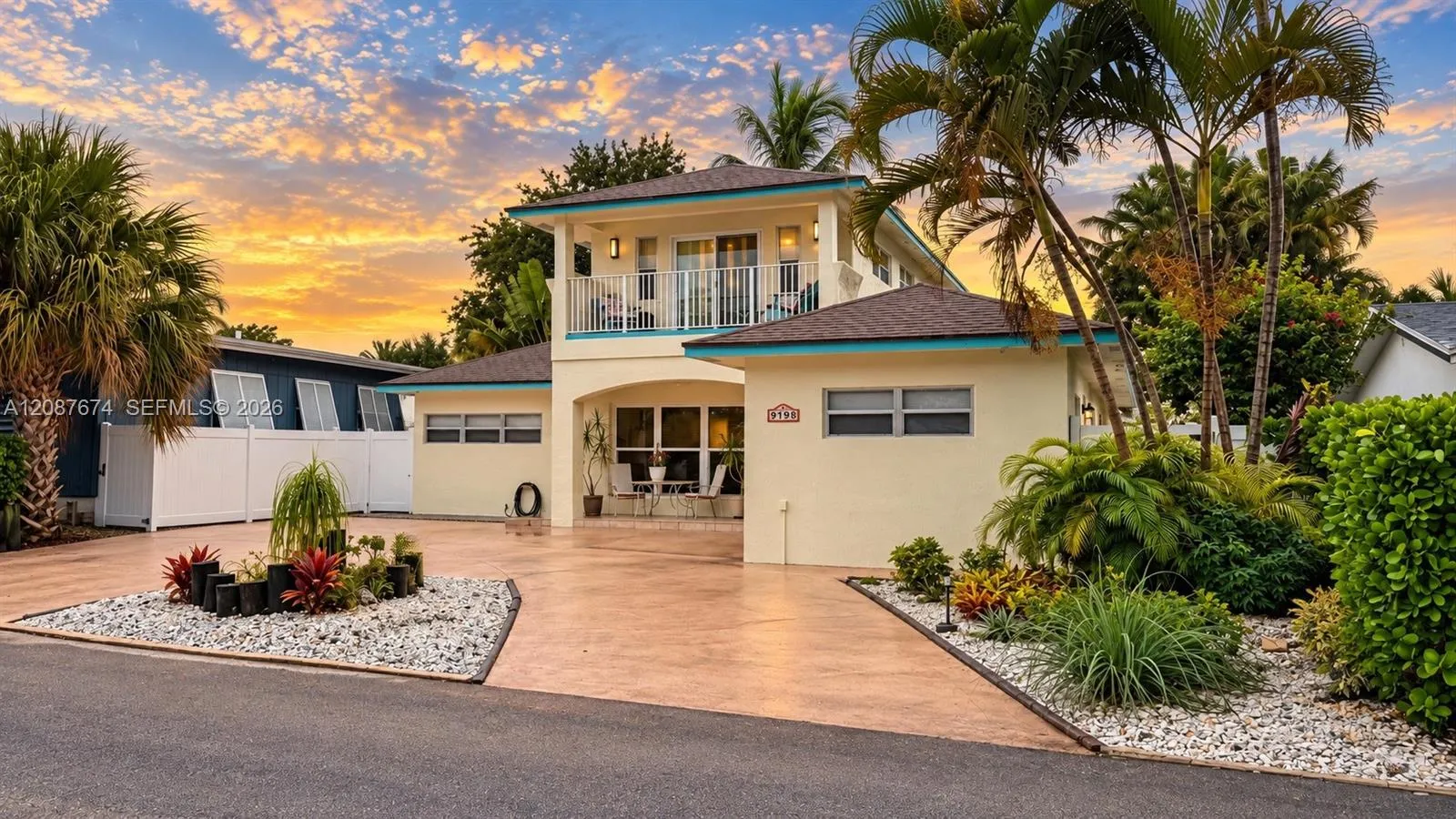 Listing  919 S Lakeside Place, Lantana, FL 33462, Lantana, FL 33462