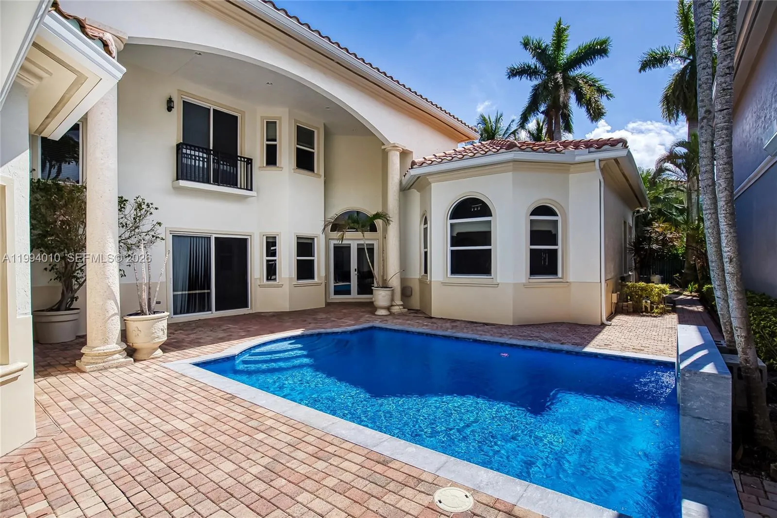 Listing  920 Captiva Drive, Hollywood, FL 33019, Hollywood, FL 33019