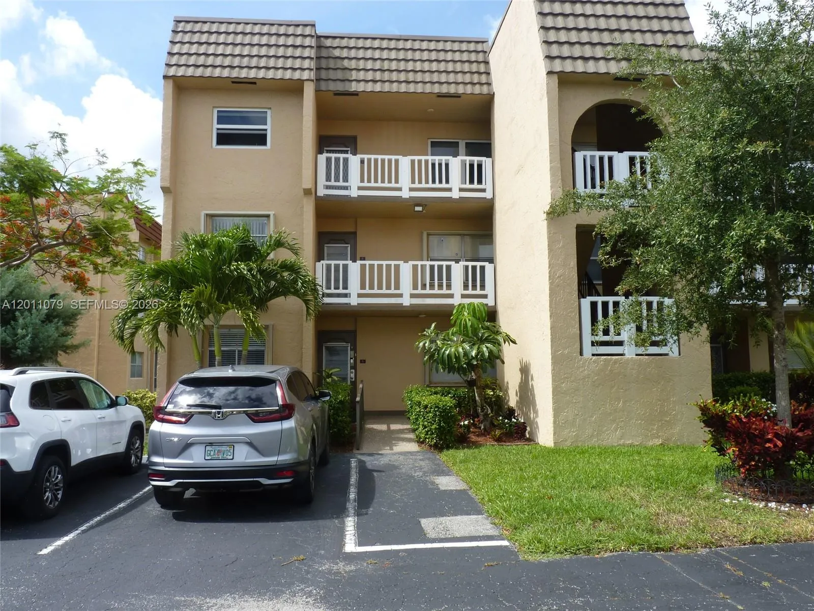 Listing  9241 Sunrise Lakes Boulevard 201, Sunrise, FL 33322, Sunrise, FL 33322