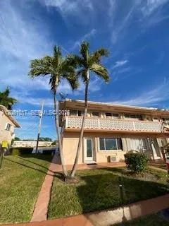 View details of listing 925 SW 11th Avenue 1, Hallandale Beach, FL 33009 Hallandale Beach with MLS#